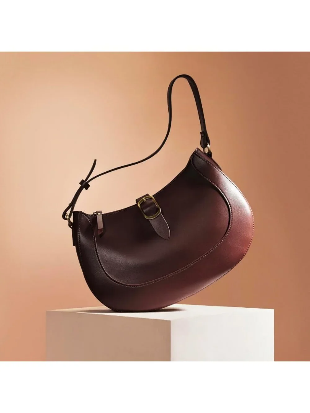 Chic Vintage Vegan Leather Crescent Hobo Bag - Stylish Lunar Shoulder Satchel